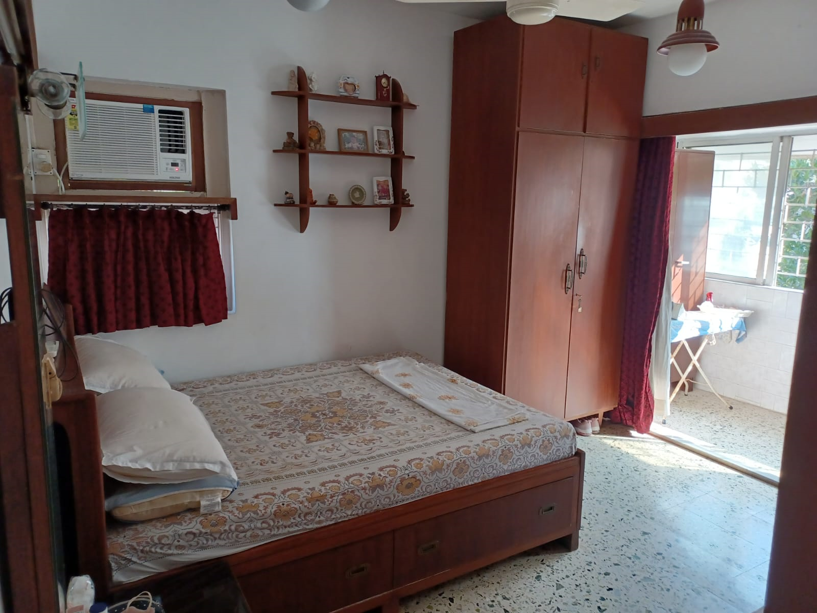 2 BHK Flats on Rent in Jewel Tower, Bandra West