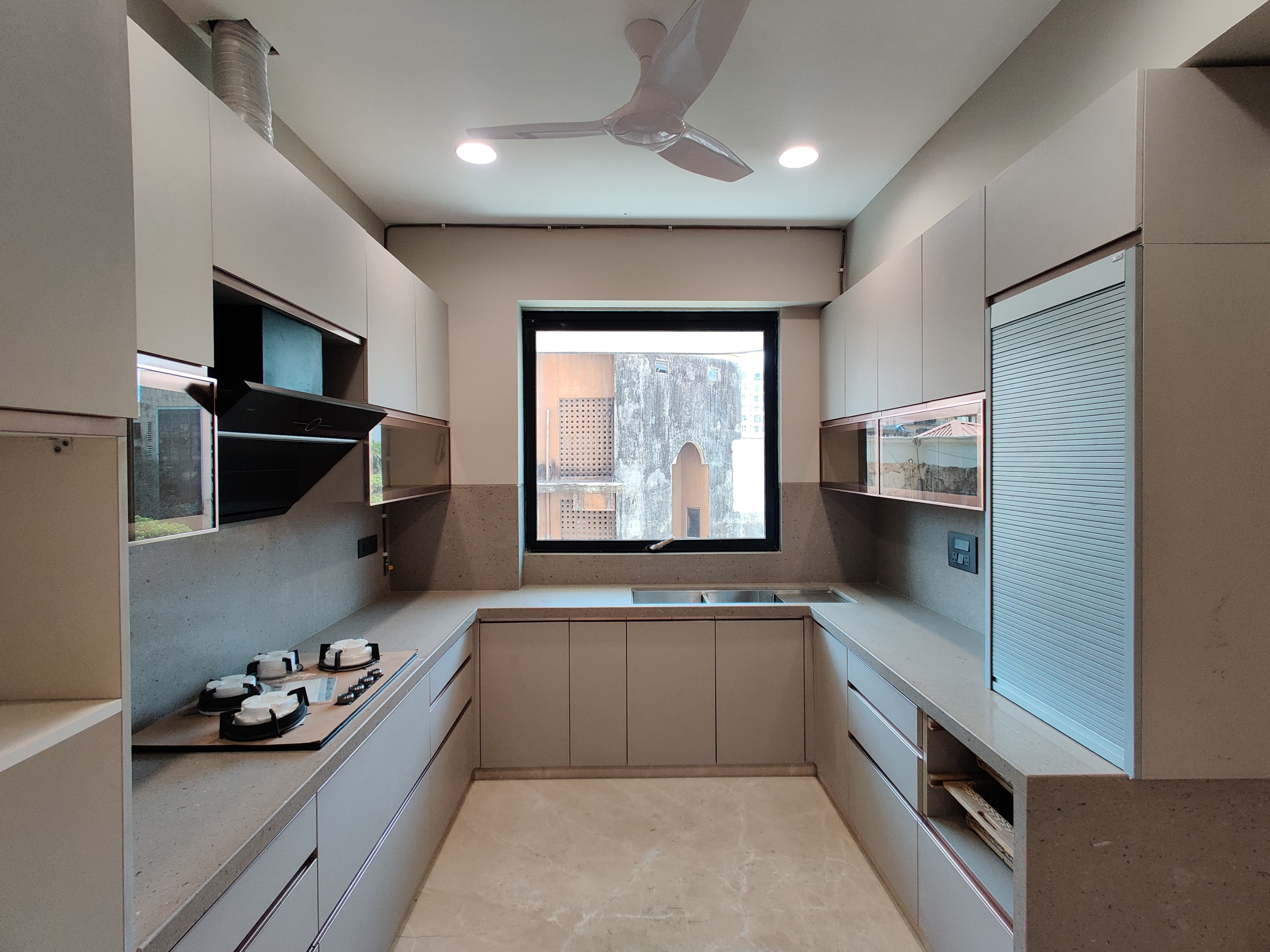 12 - The 50 Seven, Khar West