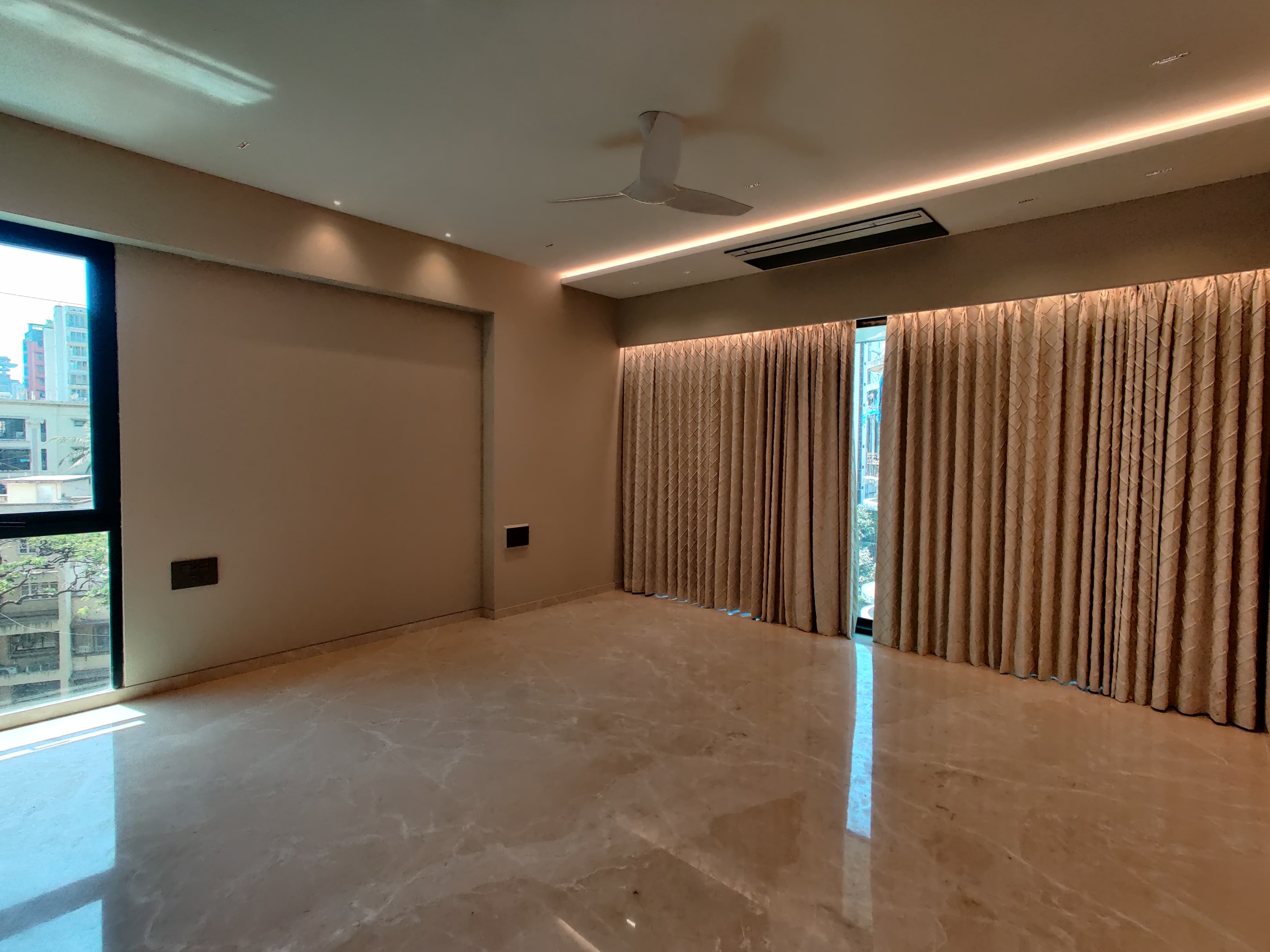 13 - The 50 Seven, Khar West