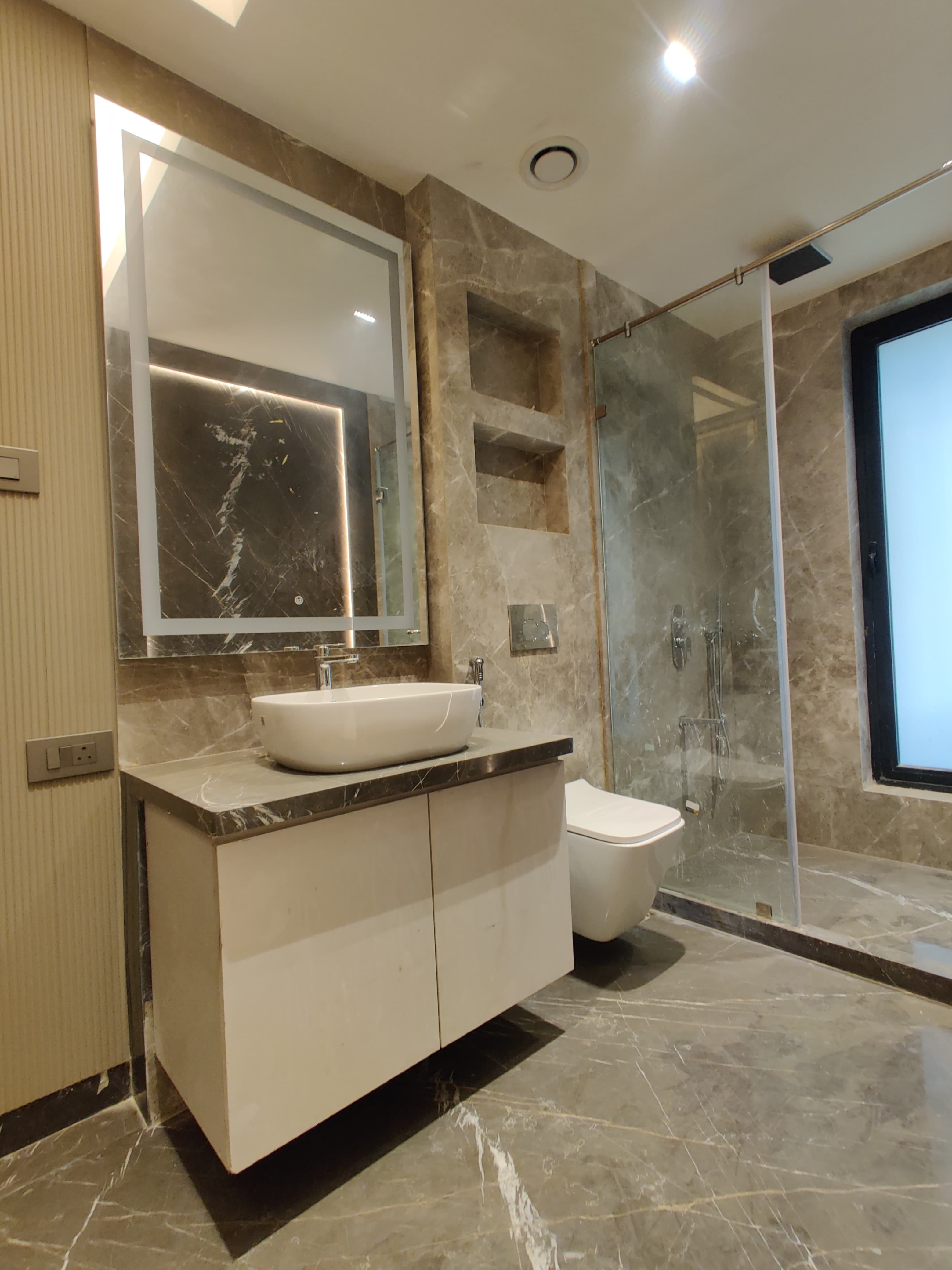 15 - The 50 Seven, Khar West