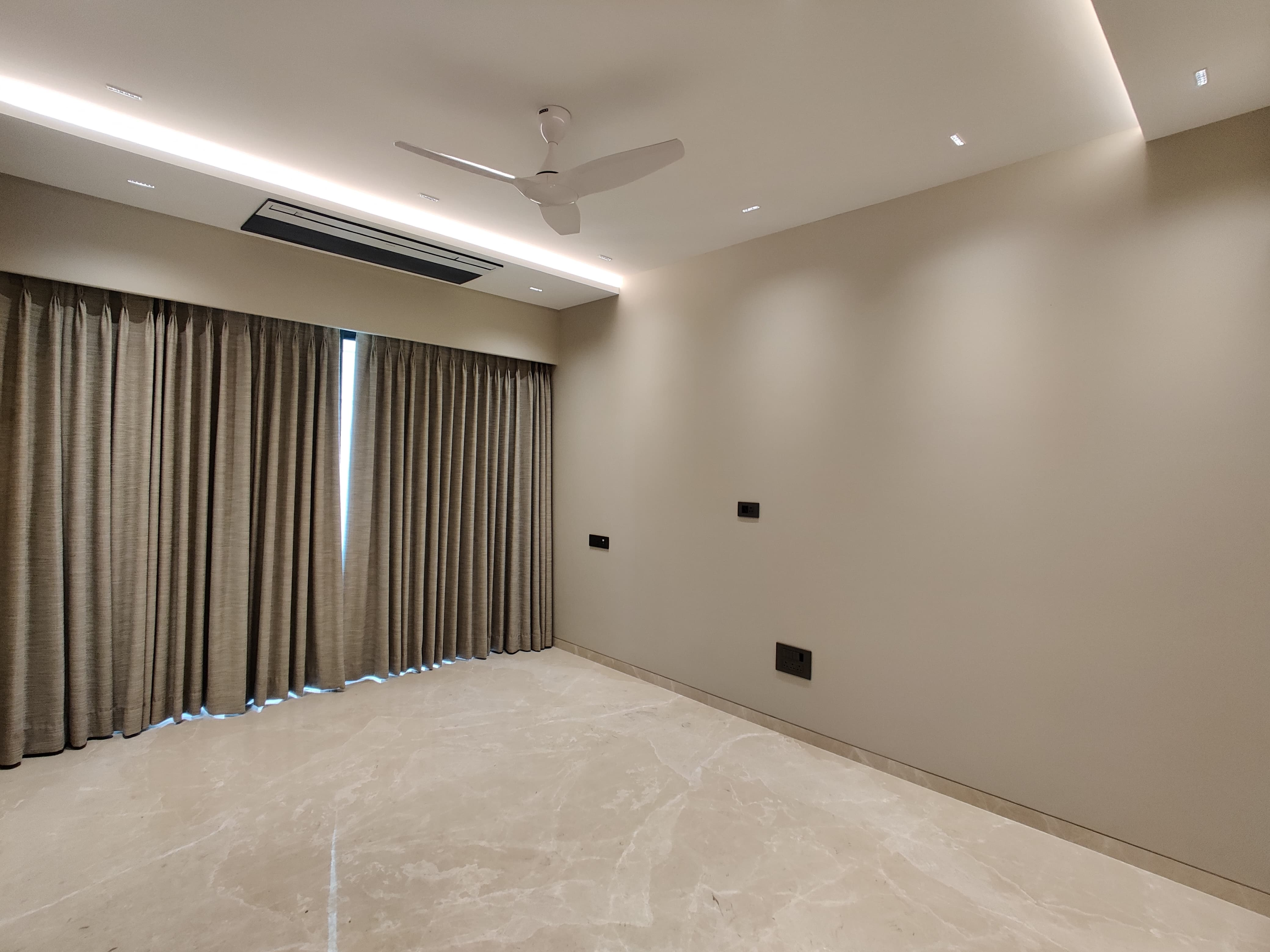 16 - The 50 Seven, Khar West