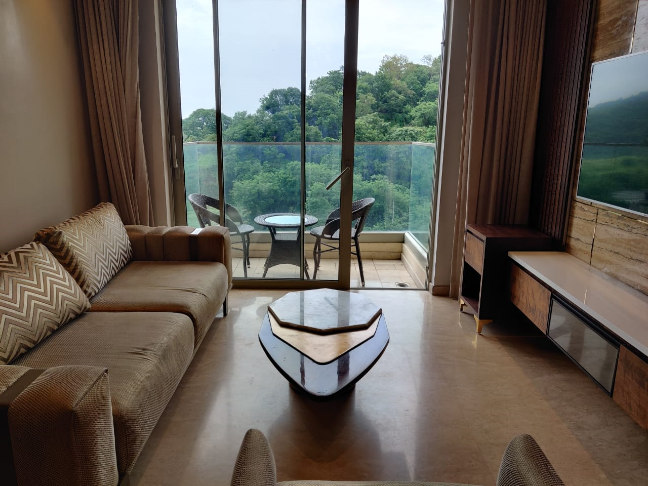 6 - Castle Rock, Powai