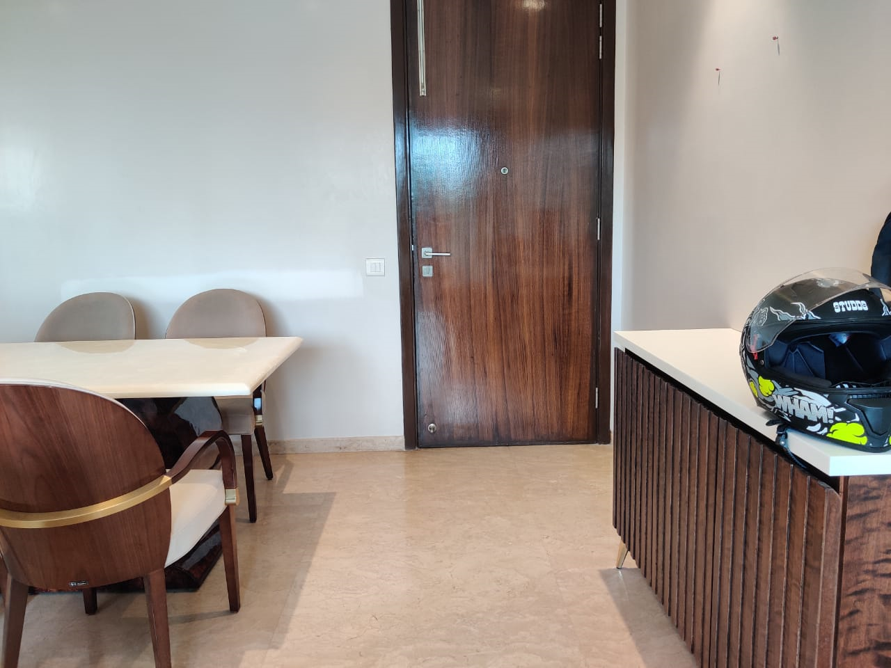 8 - Castle Rock, Powai