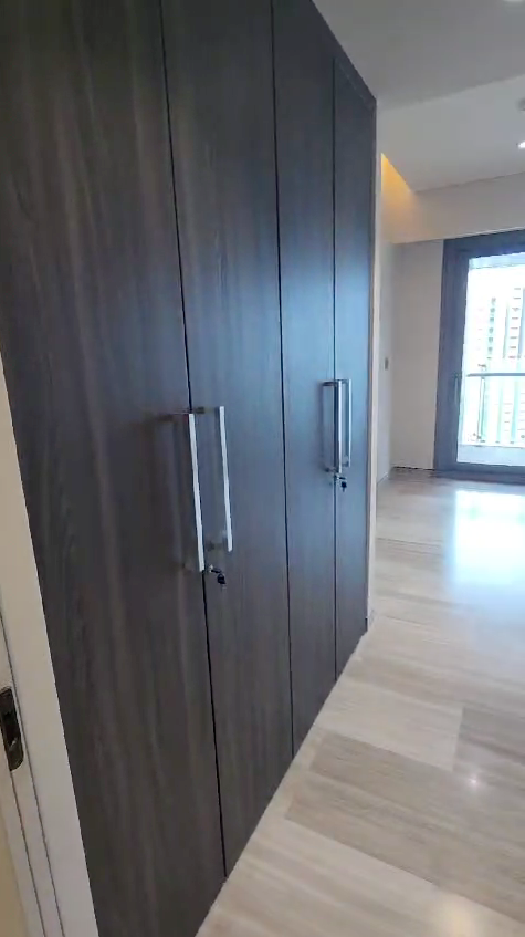 3 BHK Semi Furnished in Lodha World Crest , Lower Parel