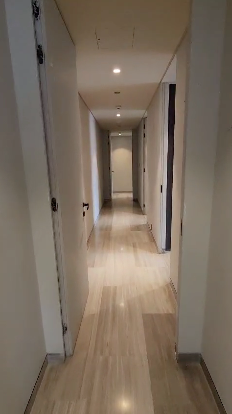 6 BHK Fully Furnished in Lodha World Crest , Lower Parel