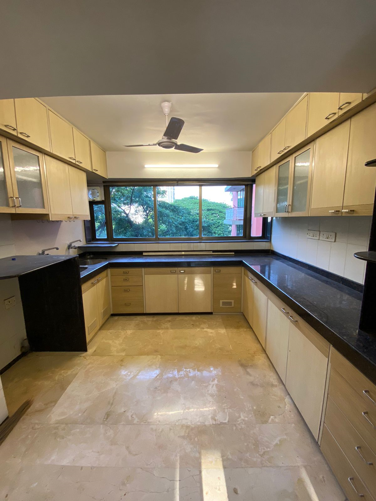 4 BHK Flats on Rent in Gabbana House Apartment, Khar West