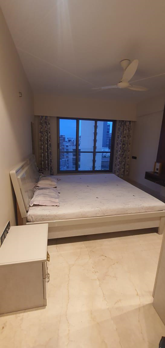 4 BHK Flats on Rent in Kirti Kunj, Khar West