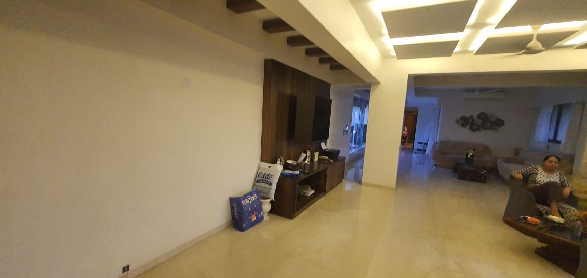 9 - Kirti Kunj, Khar West