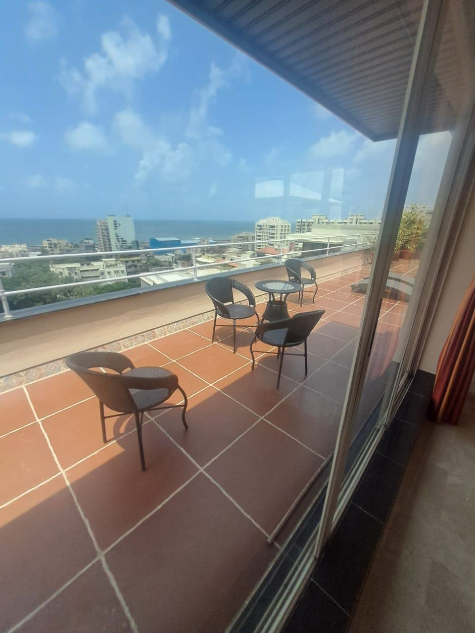 3 BHK Flats for Sale in Palacimo, Santacruz West