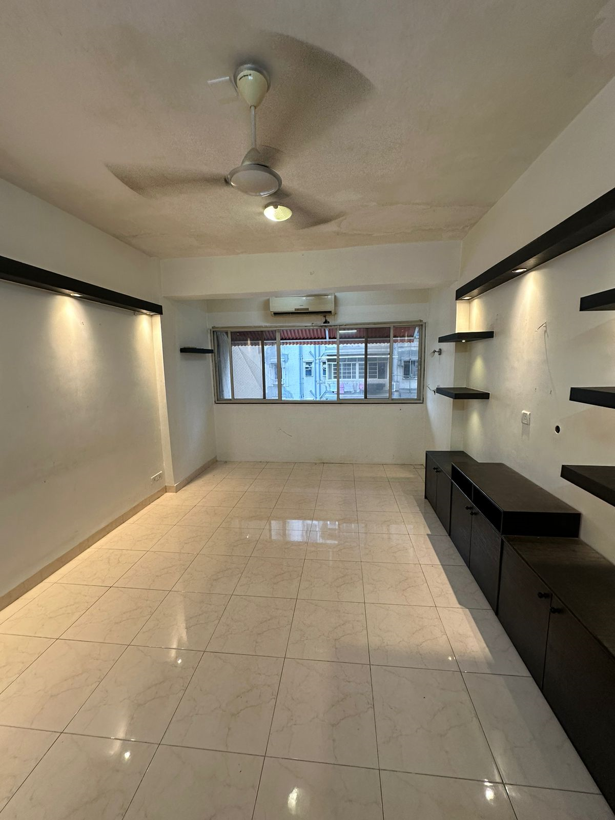 11 - Cozy Home, Bandra West