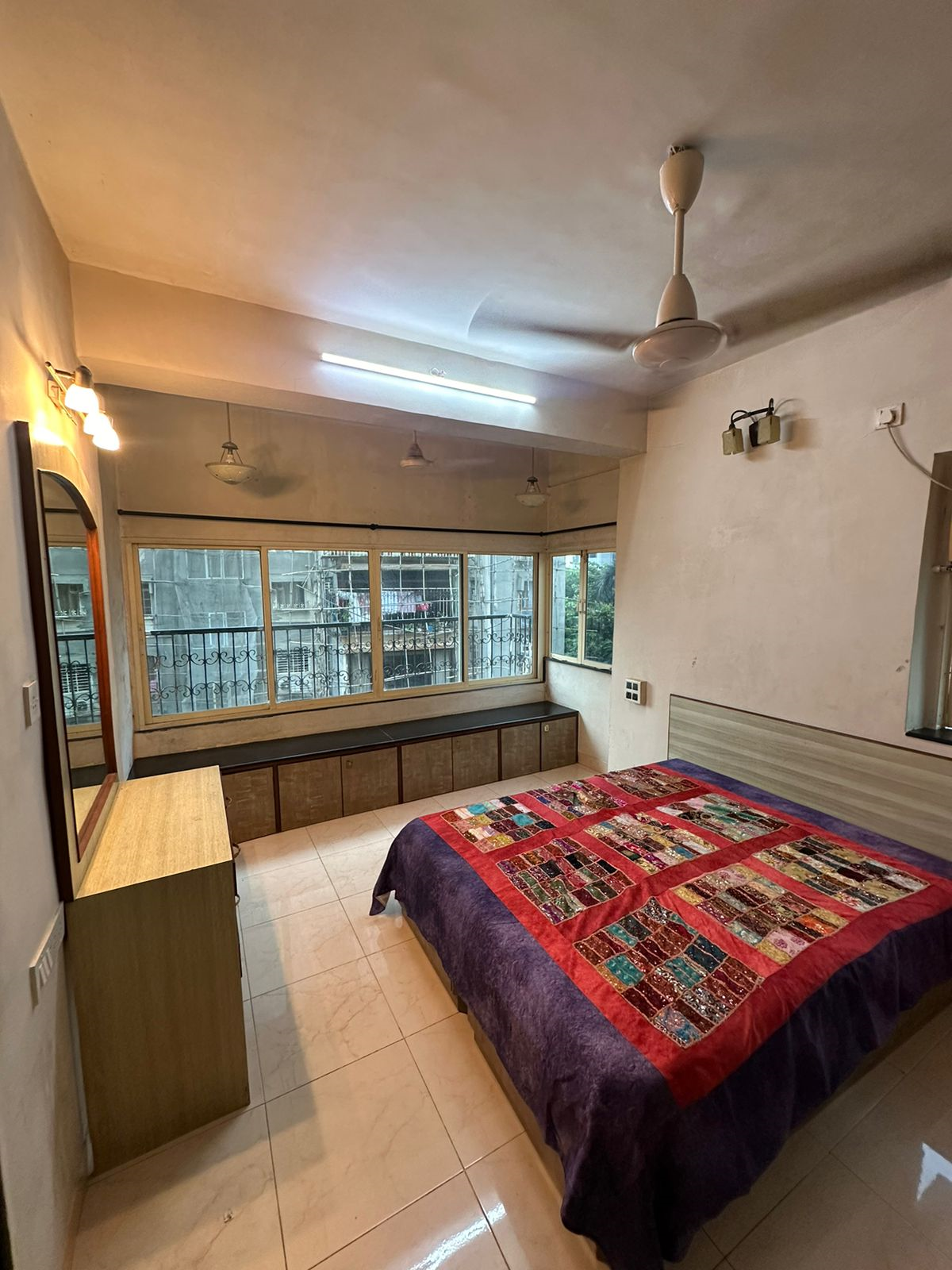4 - Cozy Home, Bandra West