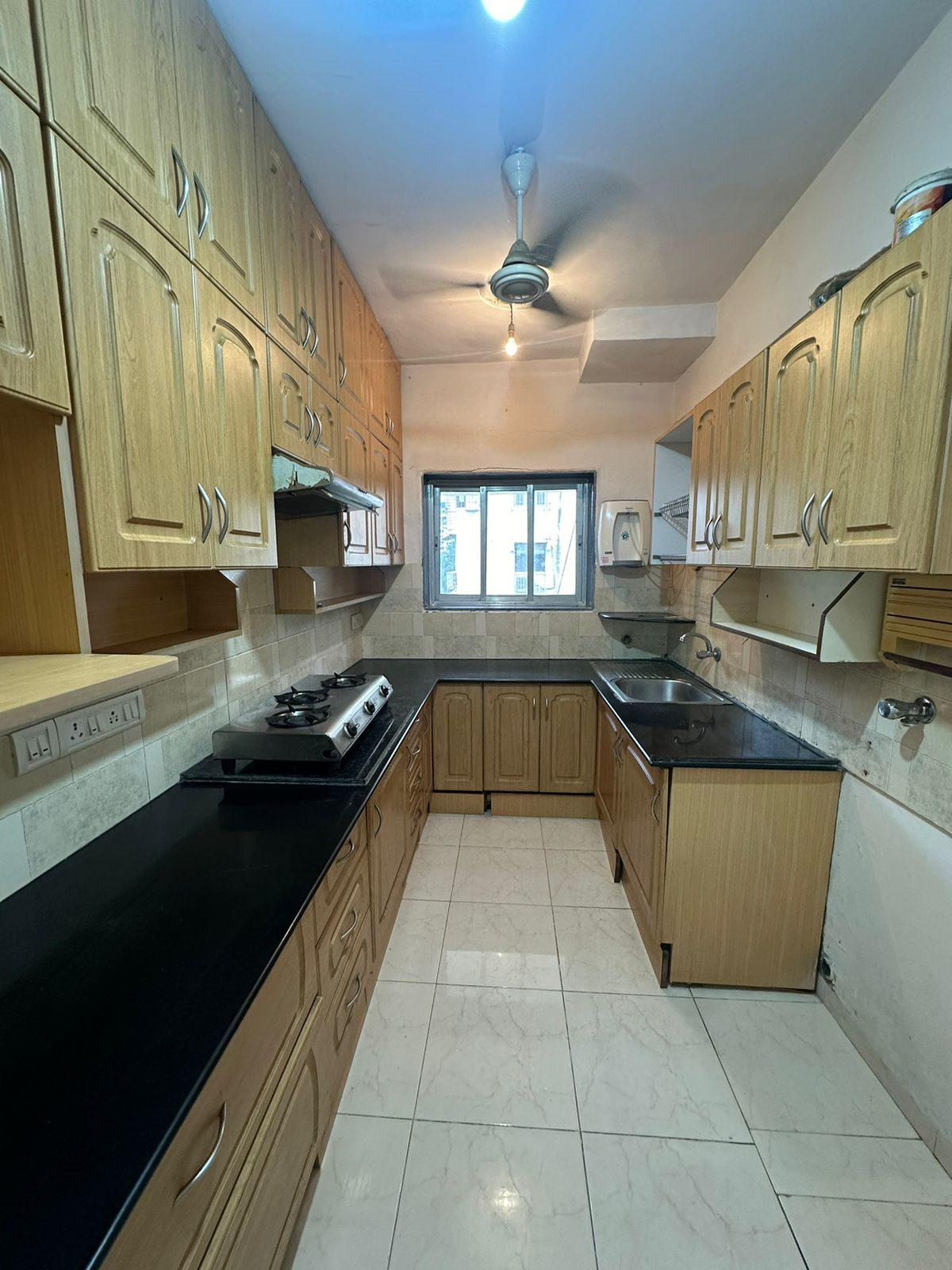 6 - Cozy Home, Bandra West