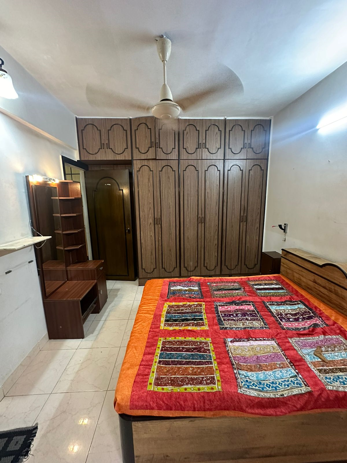 8 - Cozy Home, Bandra West