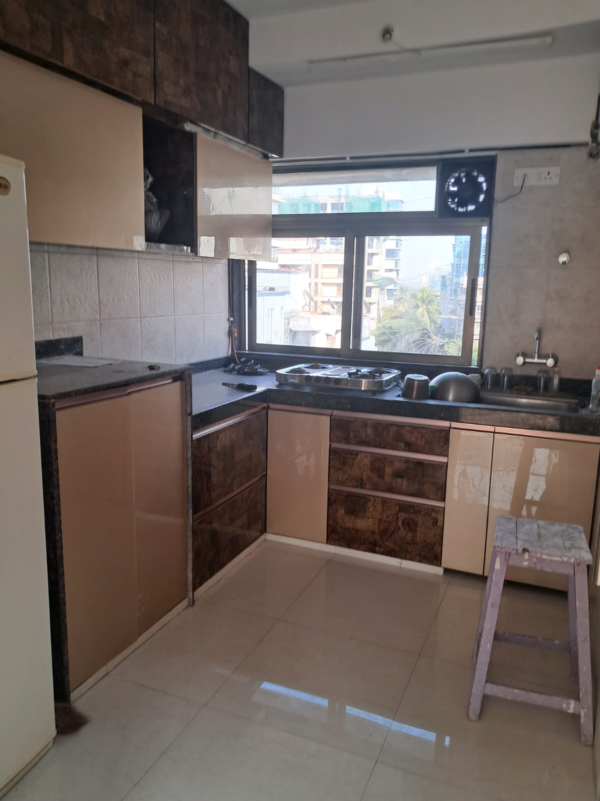 3 BHK Flats on Rent in Aarya Sahara, Khar West