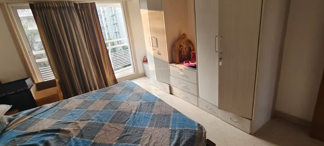 4 BHK Flats on Rent in Evershine Jewel, Khar West