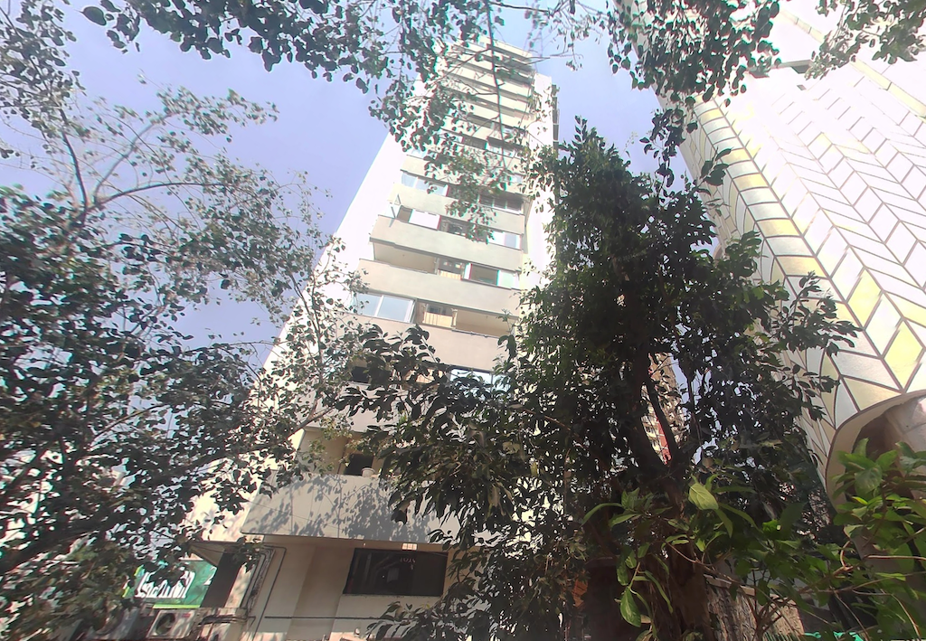 2 BHK Semi Furnished in Crystal , Altamount Road