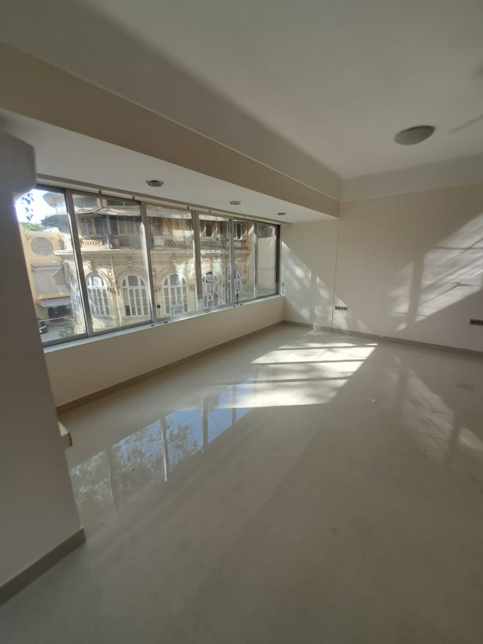 3 BHK Flats on Rent in Khatau Bungalow, Walkeshwar