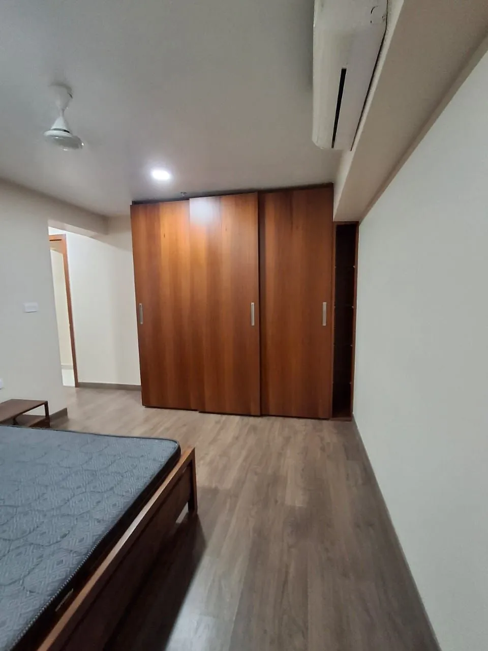 N2 - Navroze, Bandra West