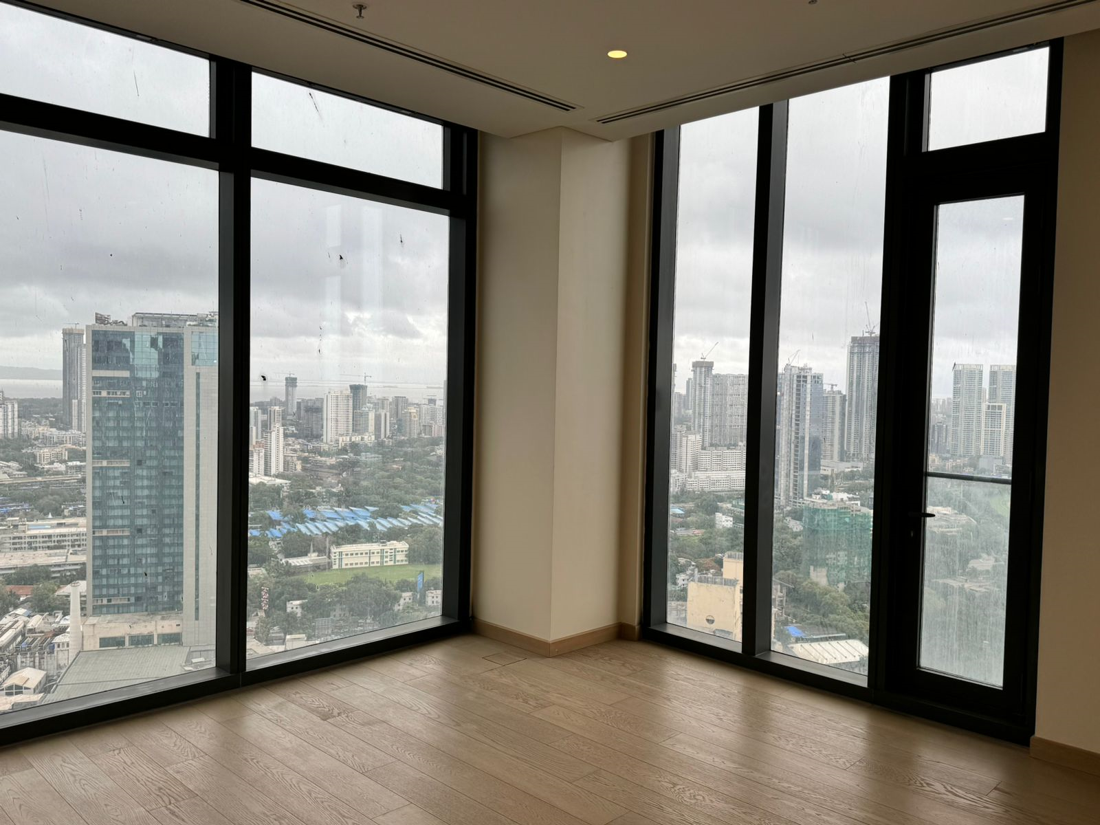 3 BHK Semi Furnished in Four Seasons Private Residences , Worli