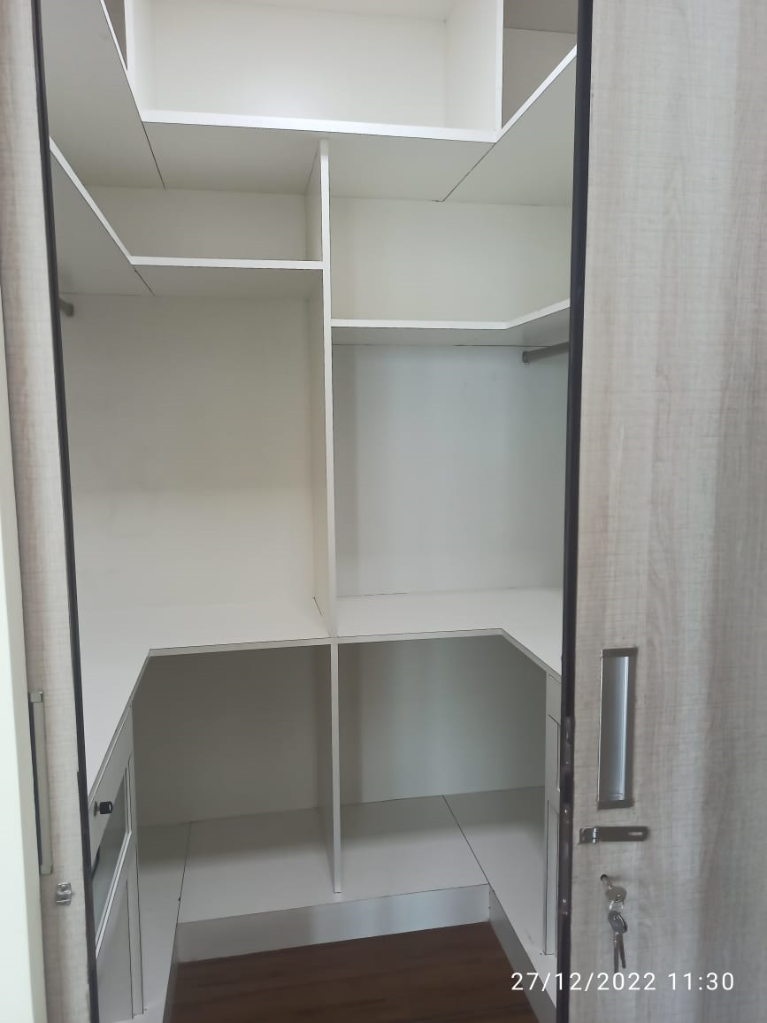 5 BHK Semi Furnished in One Avighna Park , Lower Parel