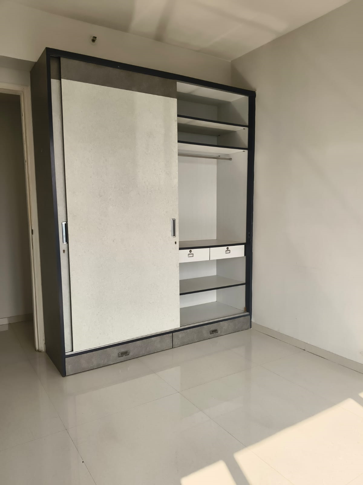 3½ BHK Semi Furnished in Rustomjee Seasons , Bandra East