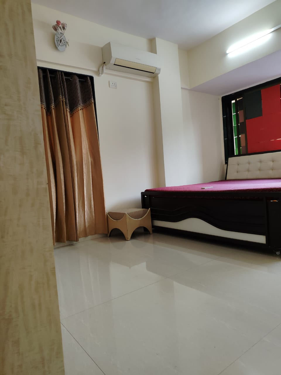 2 BHK Flats on Rent in Shree Sai Darshan, Santacruz West