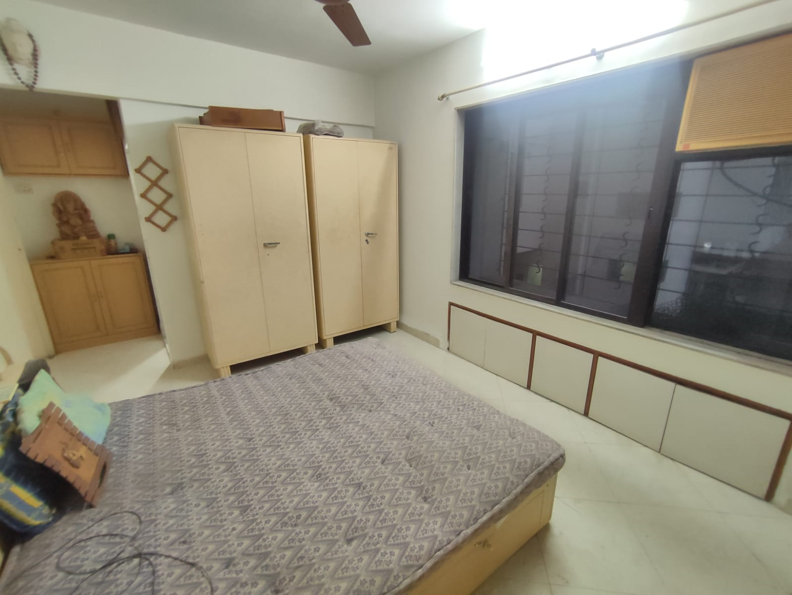 2 - Mahaveer, Khar West