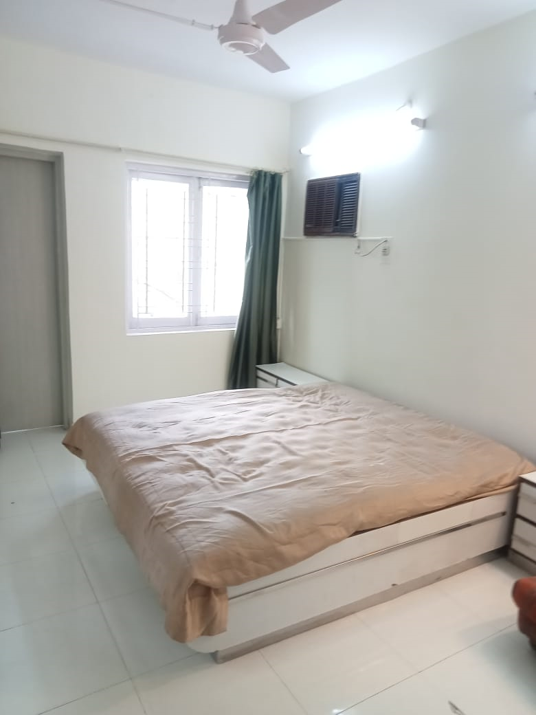 2 BHK Flats on Rent in Gladhurst, Santacruz West