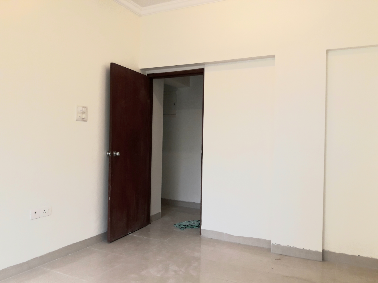 2 BHK Flats on Rent in Upasana, Khar West