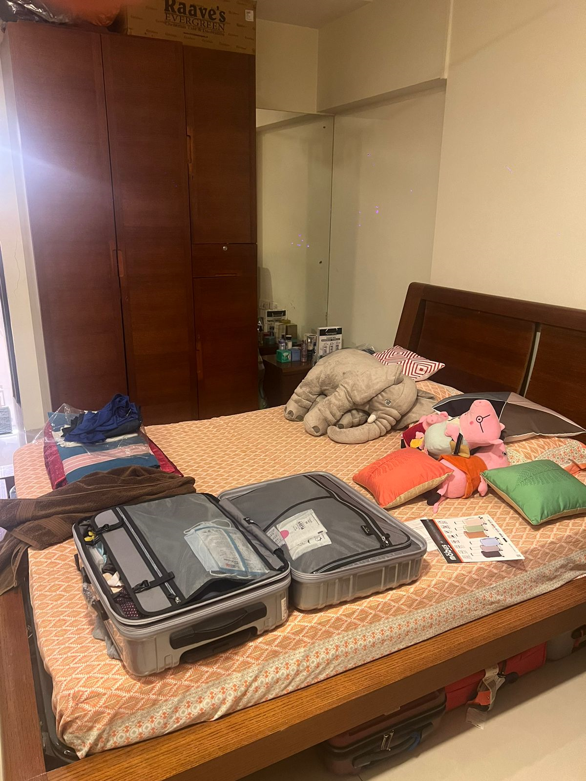 P4 - Pinnacle Gold, Bandra West