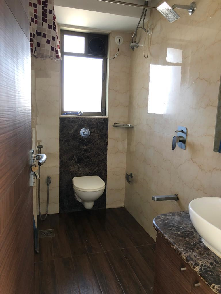 3 BHK Flats on Rent in Shiv Asthan Heights Apartment, Bandra West