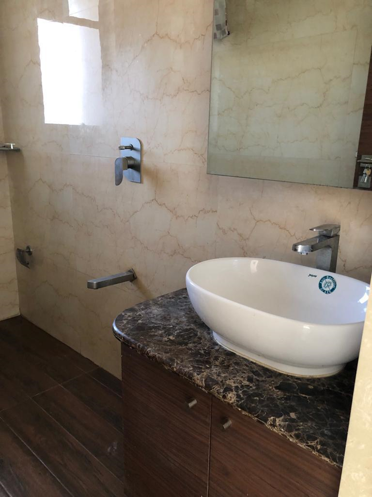 3 BHK Flats on Rent in Shiv Asthan Heights Apartment, Bandra West