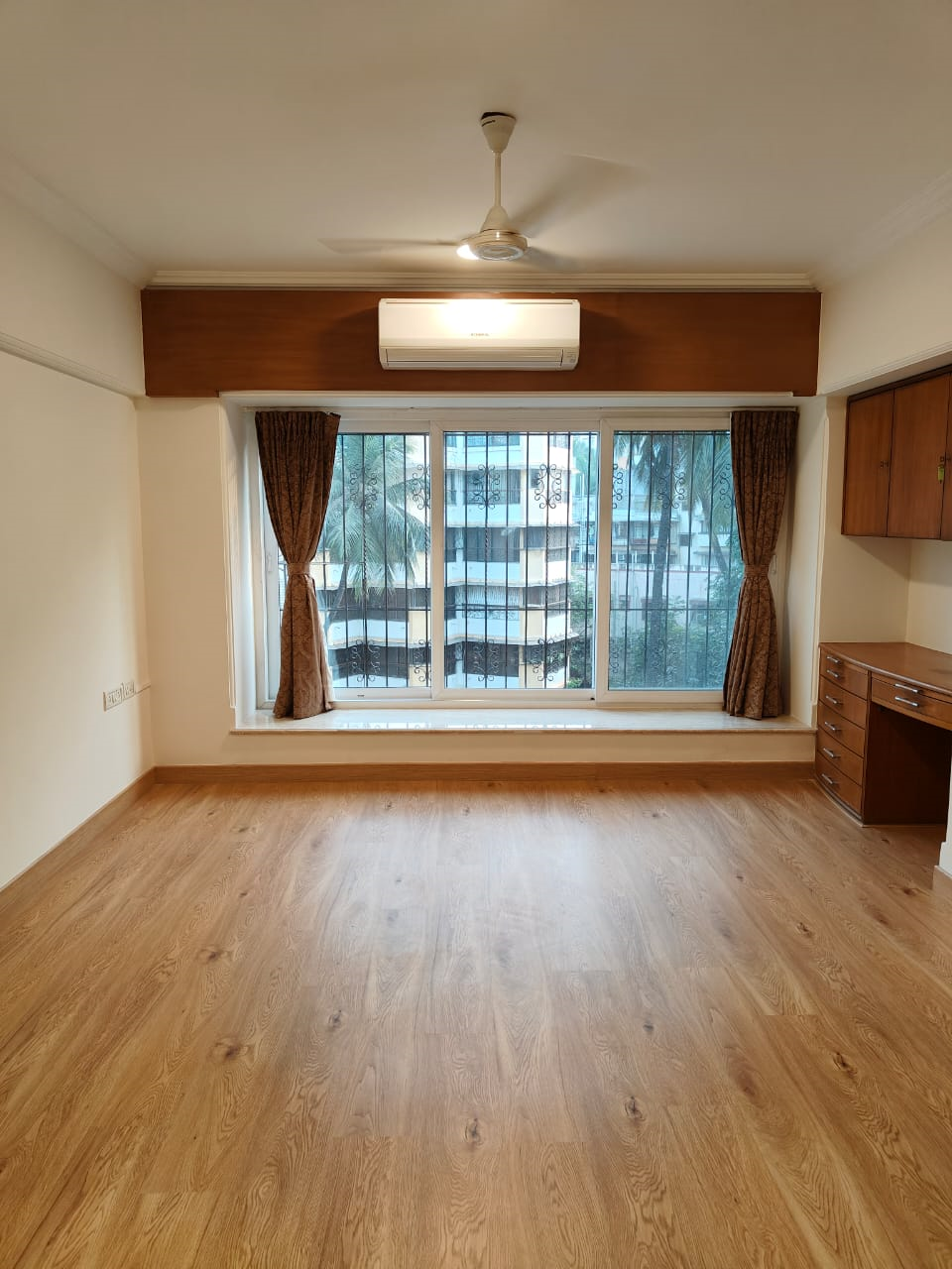 13 - Royal Manor, Bandra West