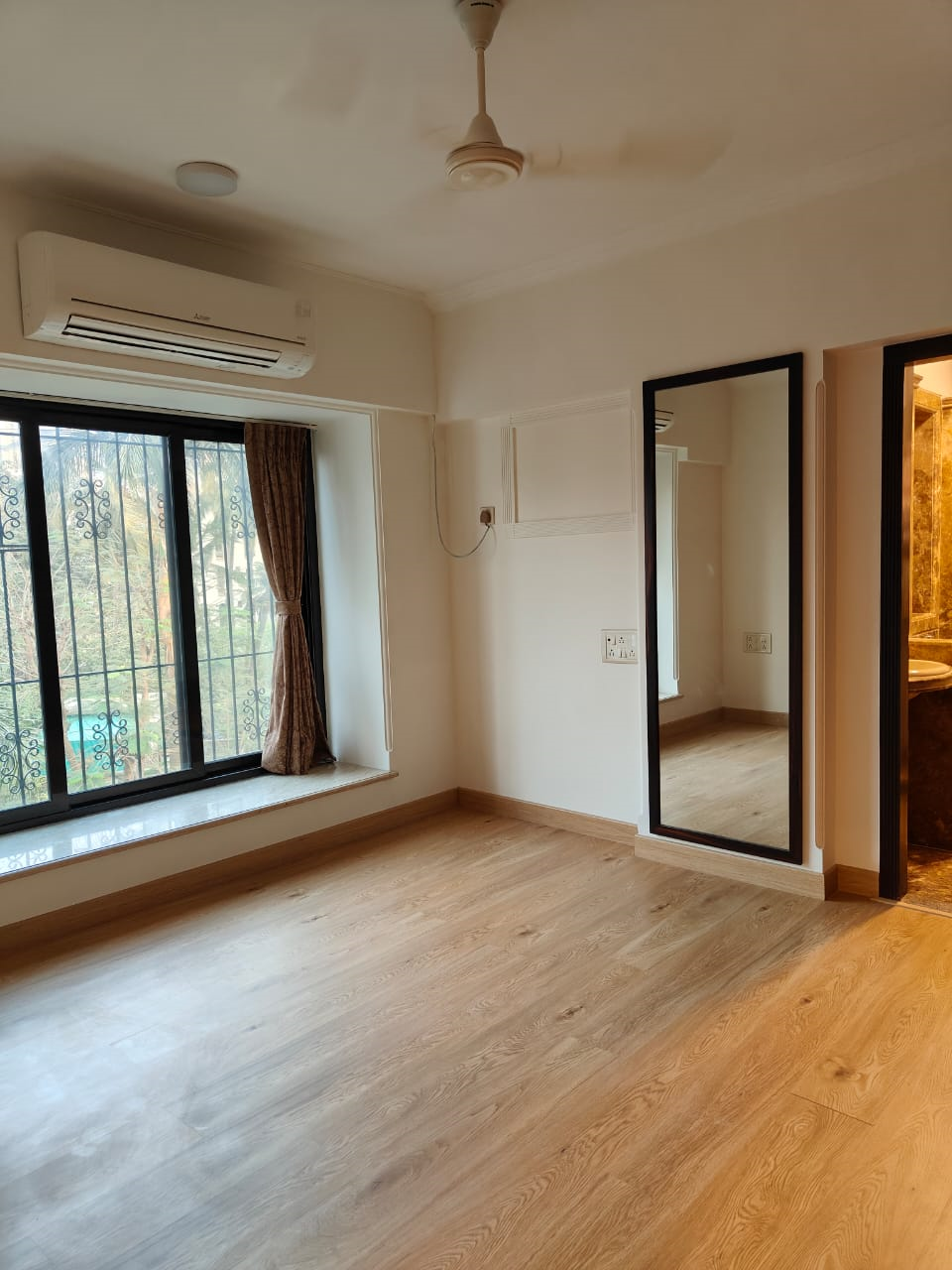 8 - Royal Manor, Bandra West