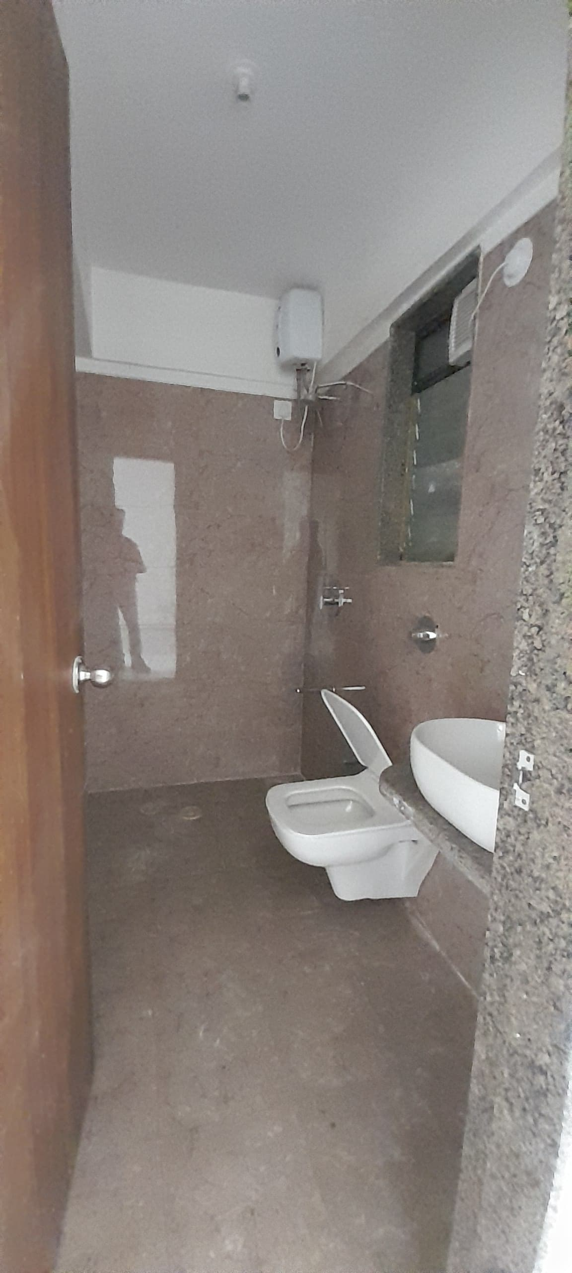 2 BHK Un Furnished in Parinee Essence , Kandivali West