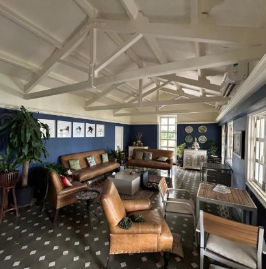 3 BHK Semi Furnished in Acropolis , Colaba