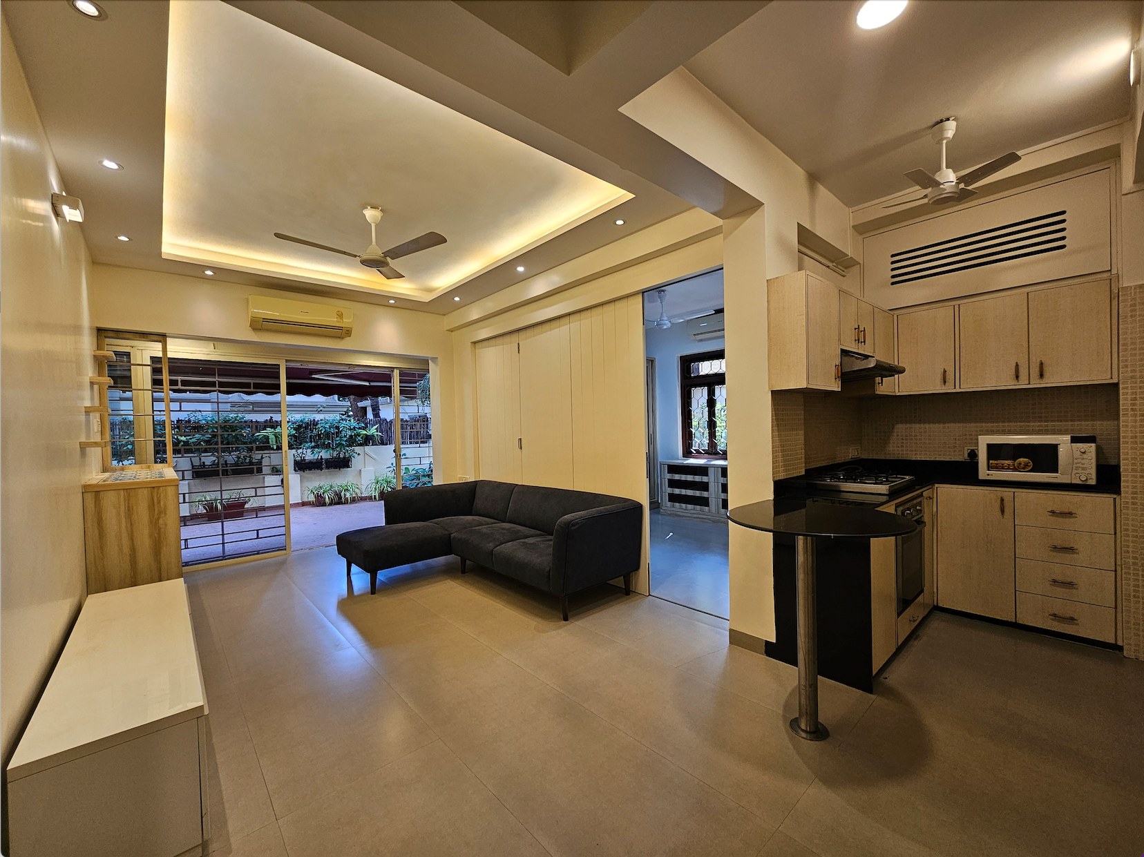 2 BHK Semi Furnished in Crescent , Bandra West