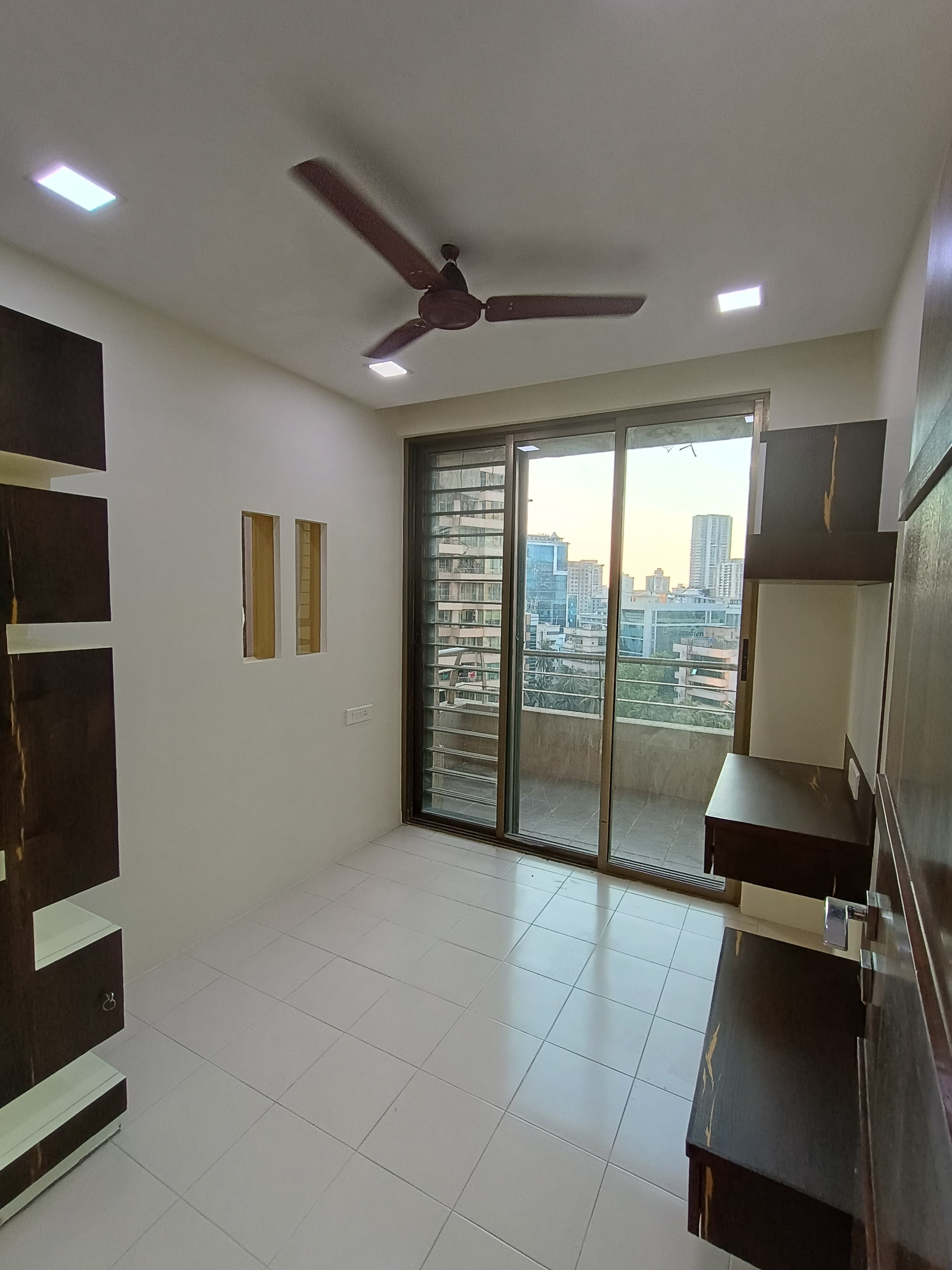 2½ BHK Flats on Rent in Oberoi Springs, Andheri West