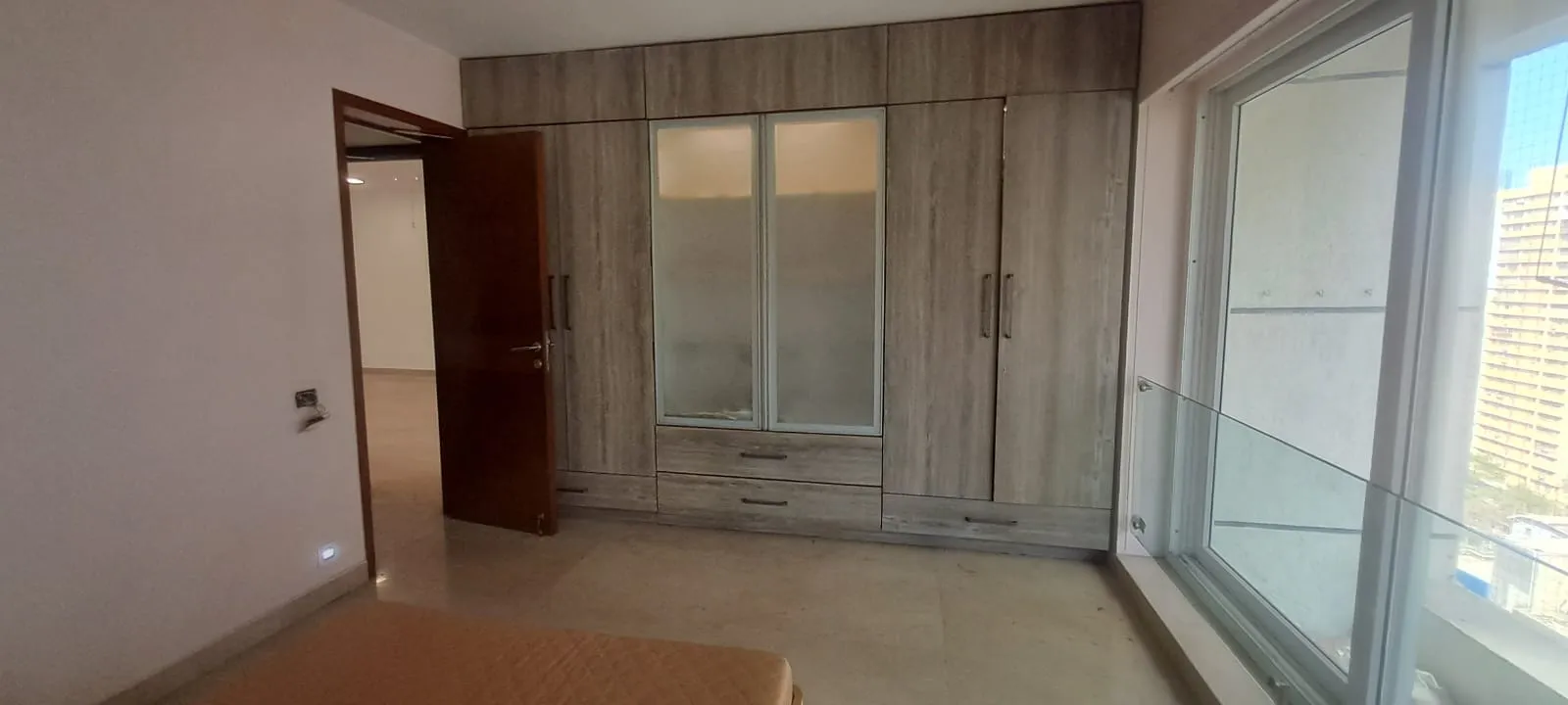 S21 - Sumer Trinity, Prabhadevi