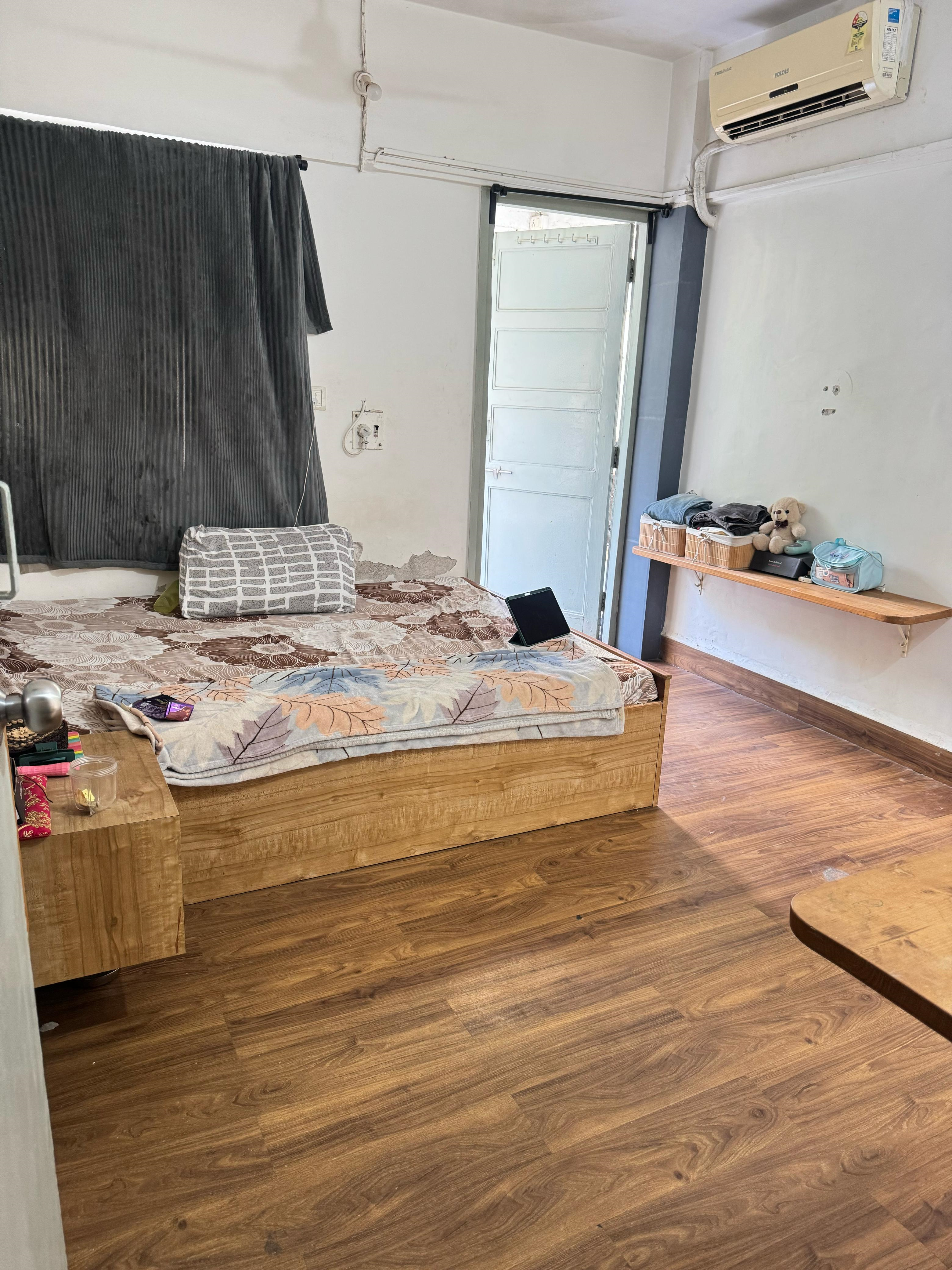 2 BHK Flats on Rent in Guru Kripa, Andheri West