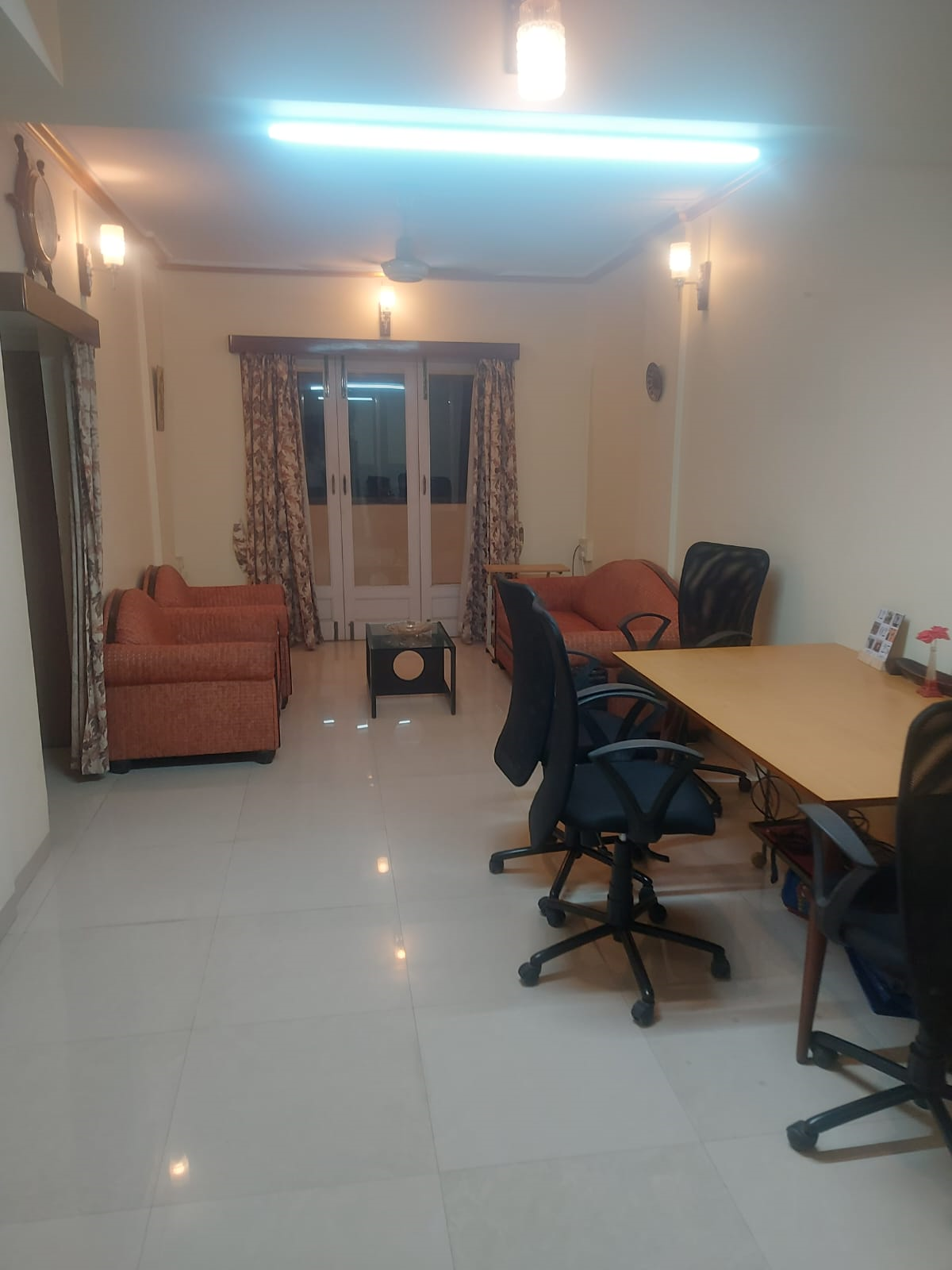 2 BHK Flats on Rent in Tardeo Court, Tardeo