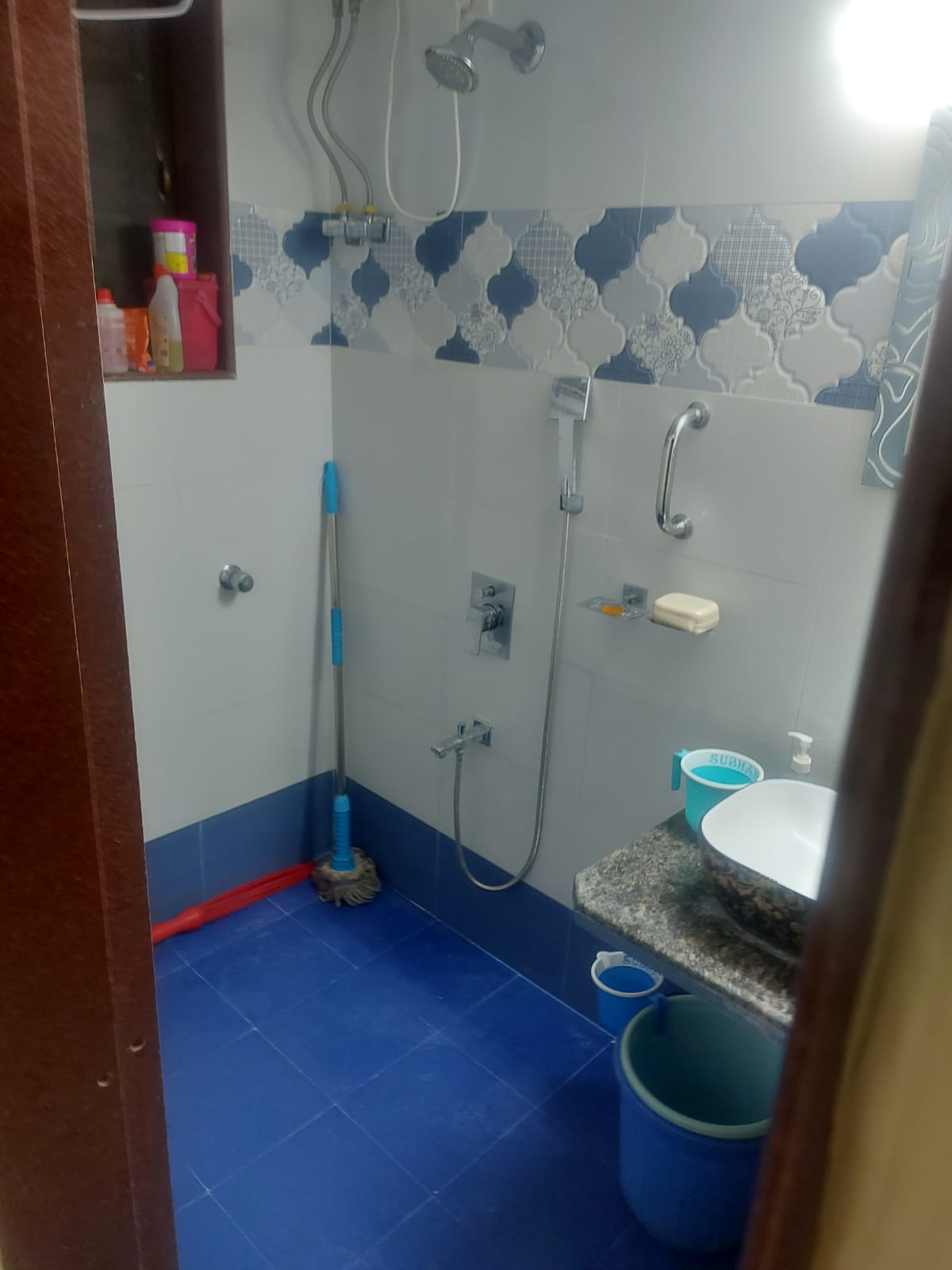 2 BHK Flats on Rent in Tardeo Court, Tardeo