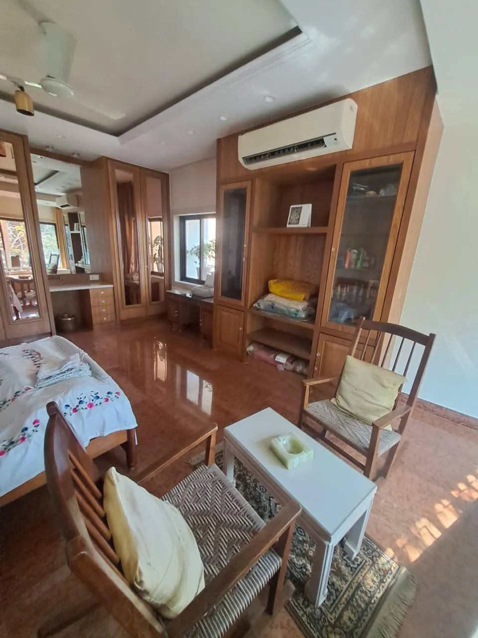 3 BHK Flats on Rent in Rashmi, Carmichael Road