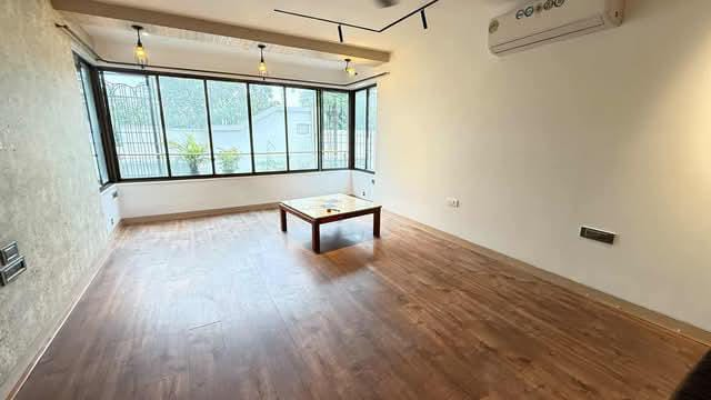 2½ BHK Flats on Rent in Hill Top, Bandra West