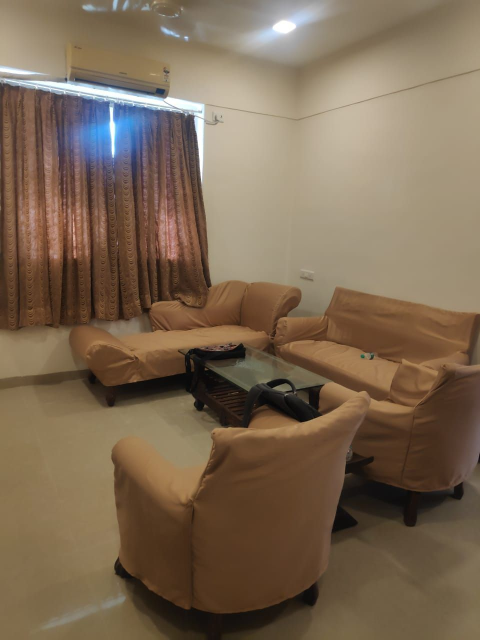 1 BHK Flats on Rent in Corinthian, Colaba