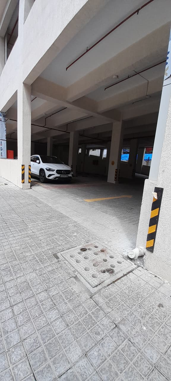 3 BHK Semi Furnished in Surabhi , Andheri West