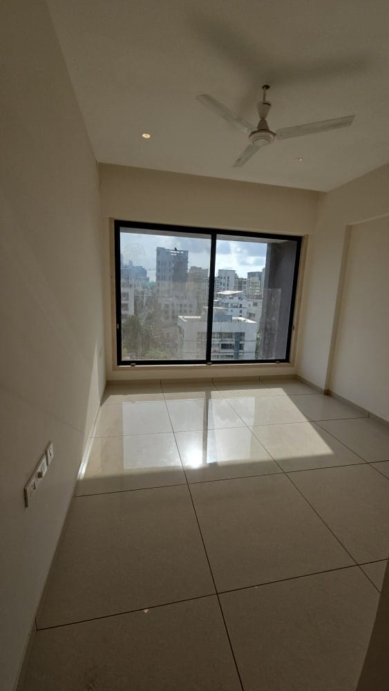 4 BHK Semi Furnished in Fernvel , Santacruz West