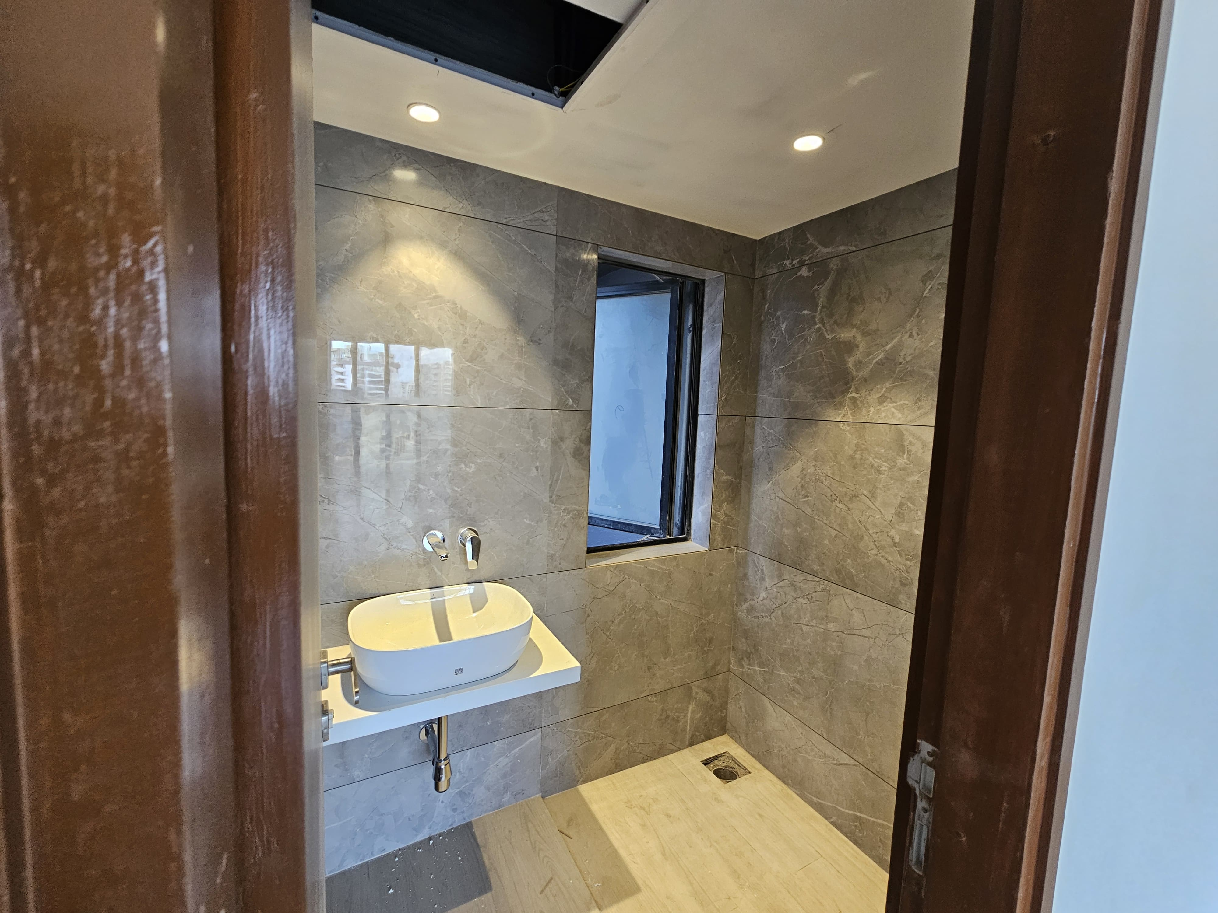 4 BHK Flats on Rent in Fernvel, Santacruz West