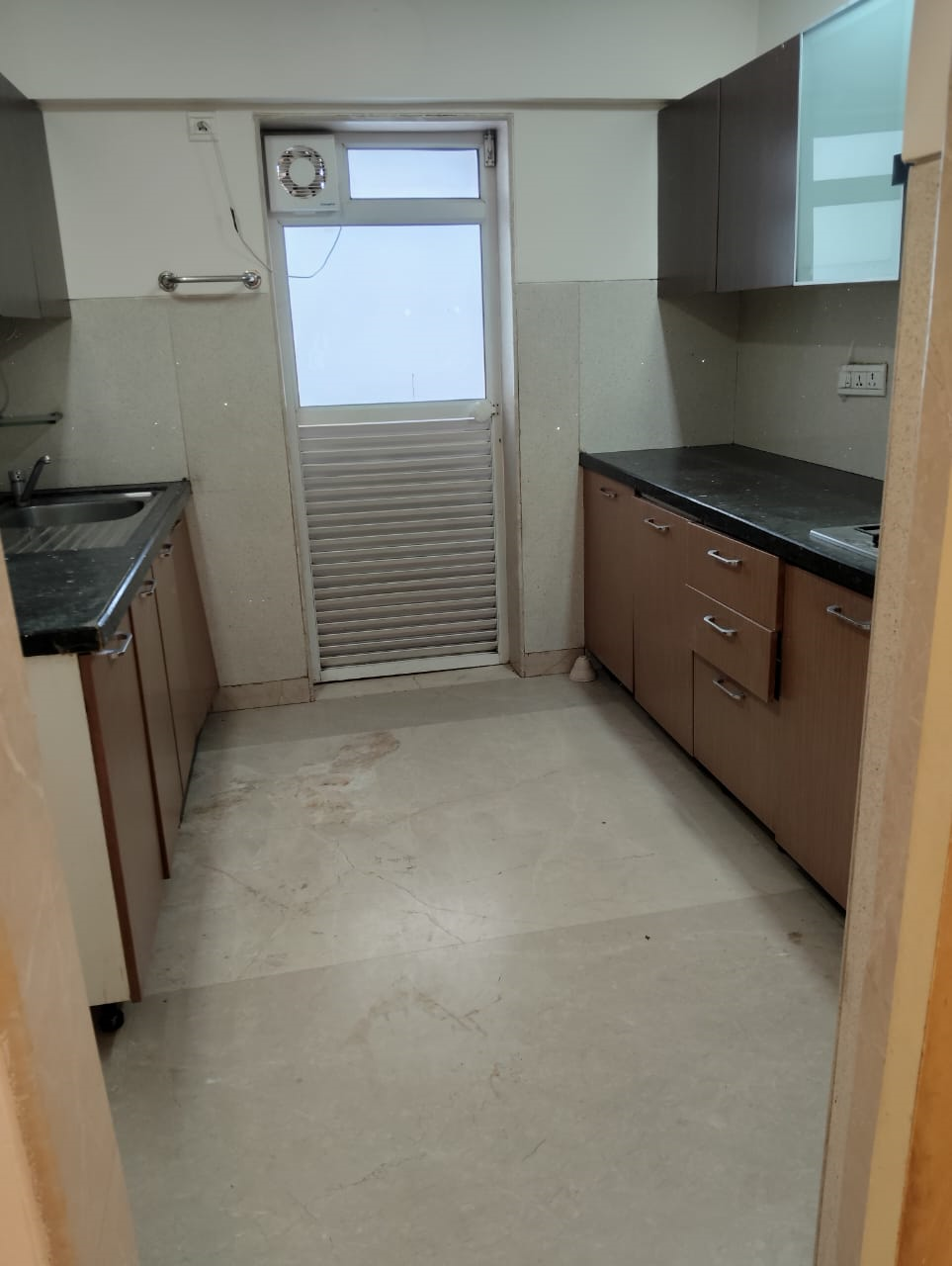 9 - Zahra Court, Khar West