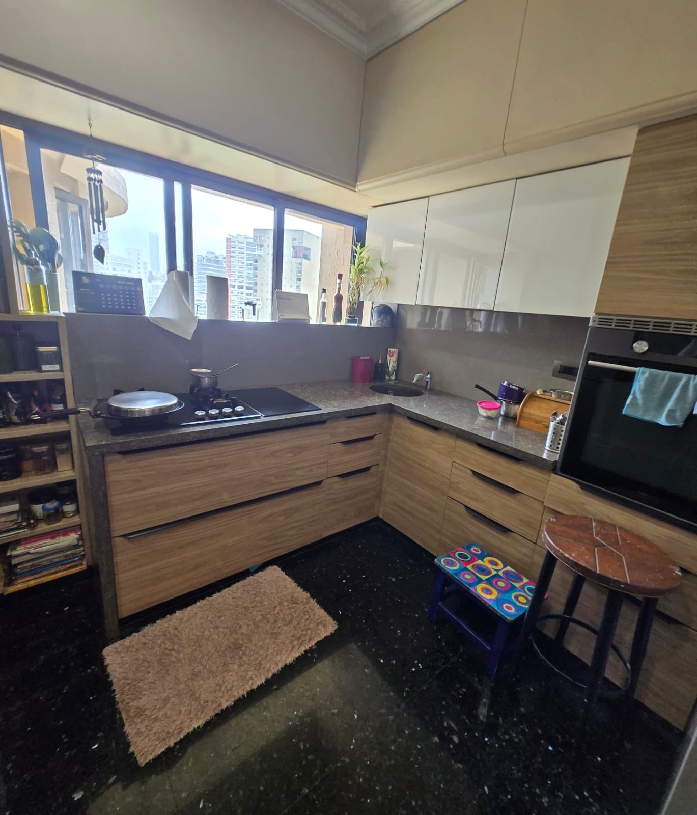 4 BHK Petit Tower    for Rent in Breach Candy